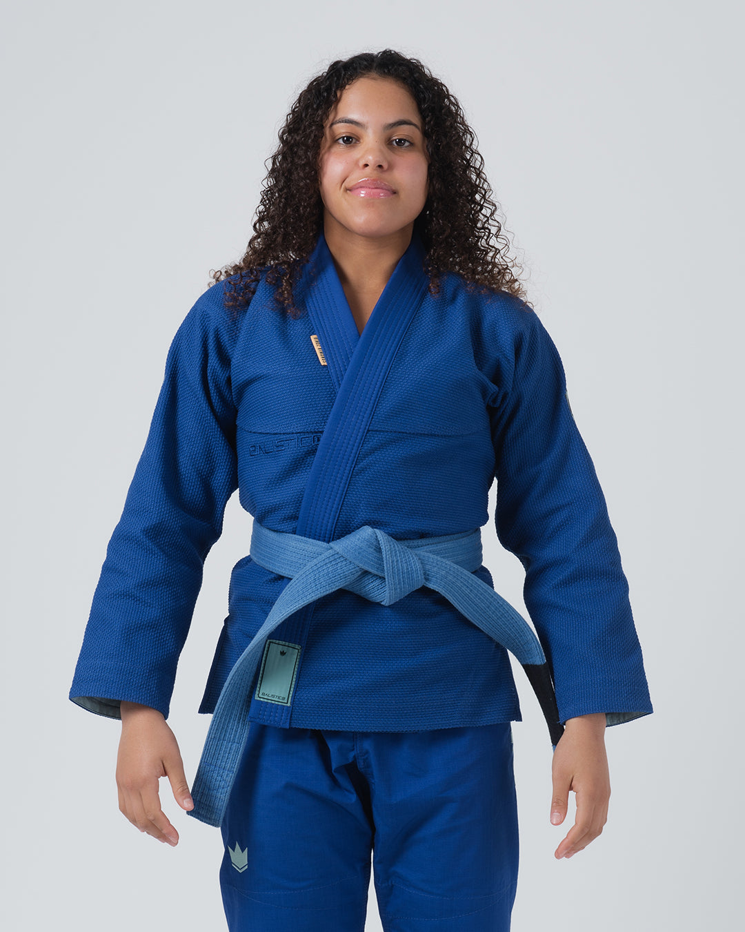柔術着 Kingz サイズF1 Balistico 4.0 Women's Jiu Jitsu Gのブラック胴着。上下セット Kingz Balistico 4.0 Women's Jiu Jitsu Gi - Blue | kingz.com