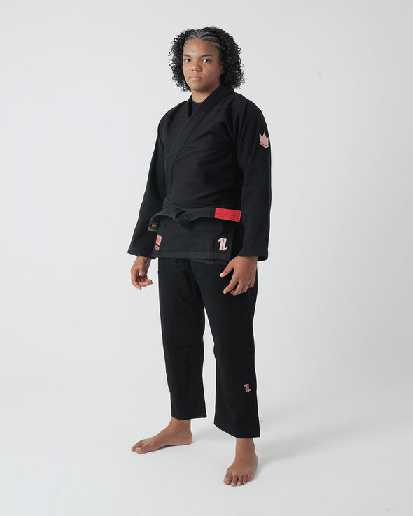 The ONE Jiu Jitsu Gi pour Femme - Noir/Or Rose - Ceinture Blanche GRATUITE