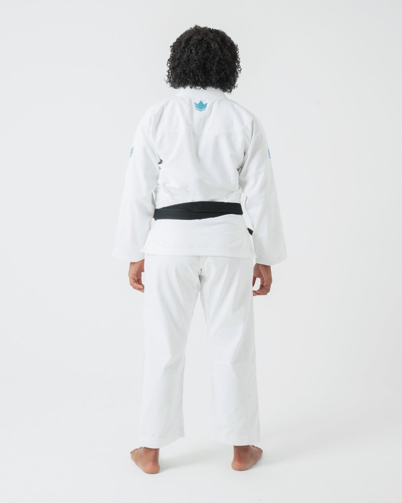 The ONE Womens Jiu Jitsu Gi - Blanc/Bleu Ciel - Ceinture Blanche GRATUITE