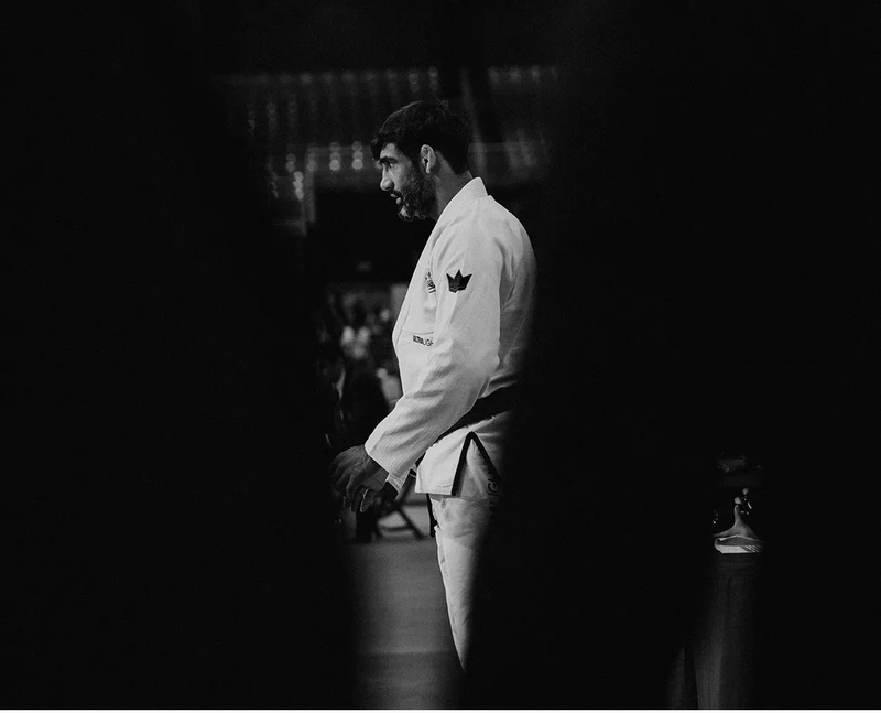 Leandro Lo before a match
