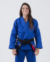 The ONE Womens Jiu Jitsu Gi - Bleu/Lavande - Ceinture blanche GRATUITE