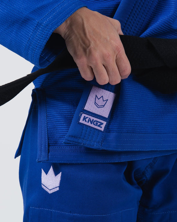 The ONE Womens Jiu Jitsu Gi - Bleu/Lavande - Ceinture blanche GRATUITE