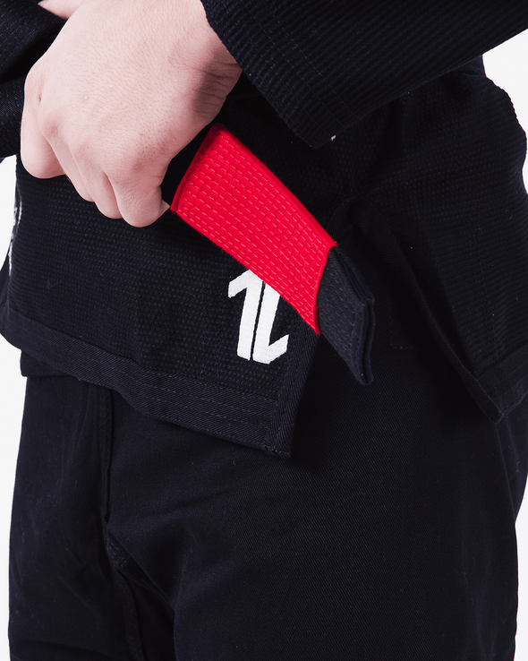 The ONE Jiu Jitsu Gi - Noir - Ceinture blanche GRATUITE